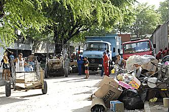 lixo, material reciclável e carroças foram retirados